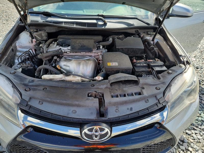 2017 TOYOTA CAMRY SE 11