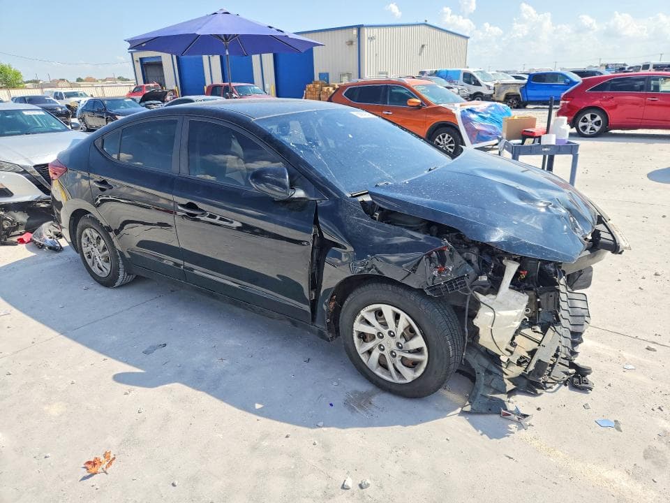 2020 HYUNDAI ELANTRA SE 4