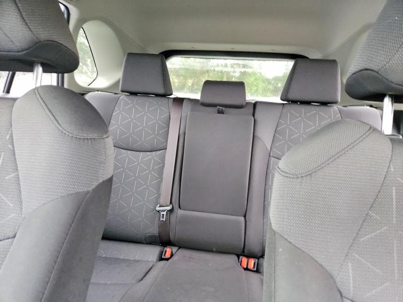 2019 TOYOTA RAV4 XLE 10