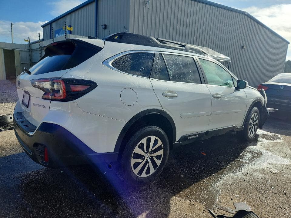 2022 SUBARU OUTBACK PREMIUM 3