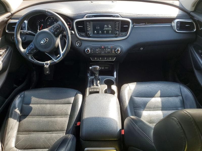 2017 KIA SORENTO EX 8