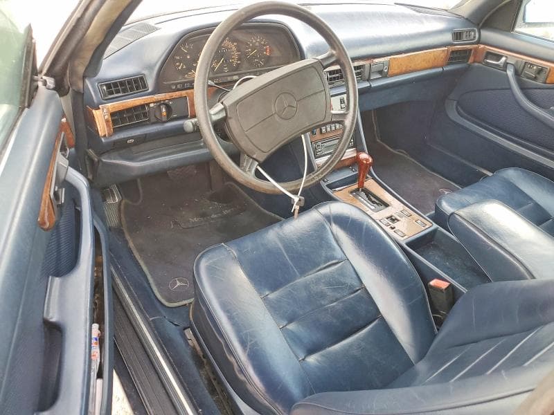 1986 MERCEDES-BENZ 560 SEC 8