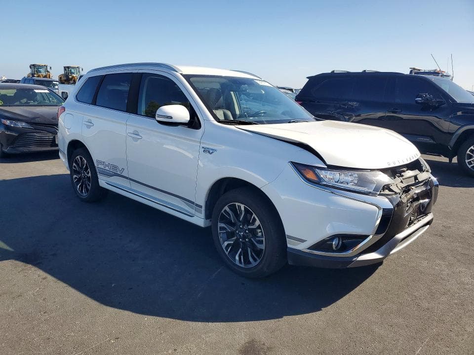 2018 MITSUBISHI OUTLANDER SE 4