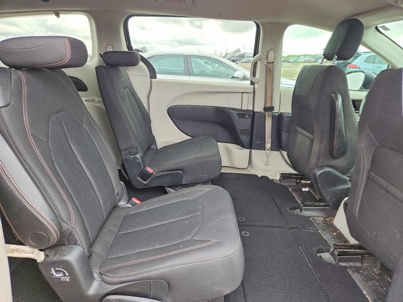 2017 CHRYSLER PACIFICA LX 10