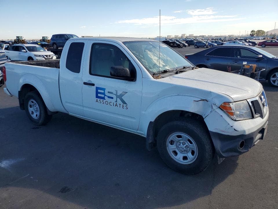 2017 NISSAN FRONTIER S 4