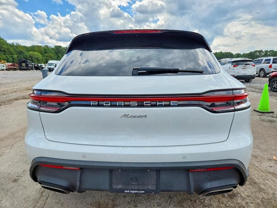 2023 PORSCHE MACAN BASE 6