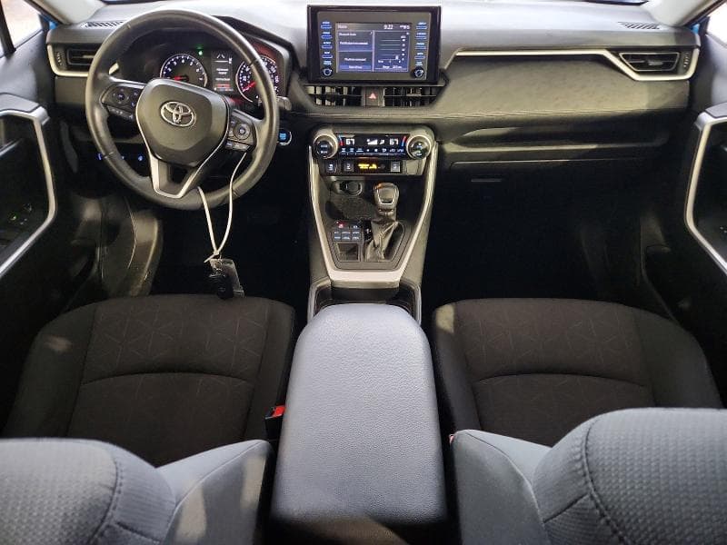 2019 TOYOTA RAV4 XLE 8