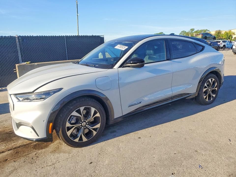 2023 FORD MUSTANG MACH-E PREMIUM - 1