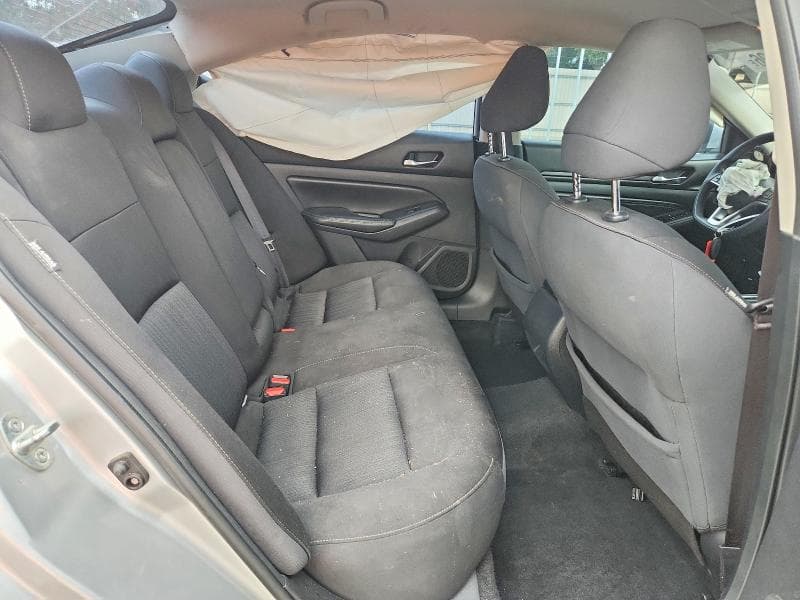 2019 NISS ALTIMA 10