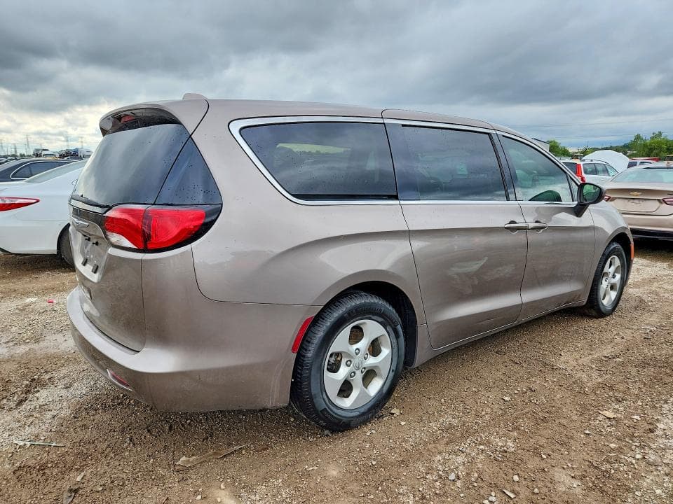 2017 CHRYSLER PACIFICA LX 3
