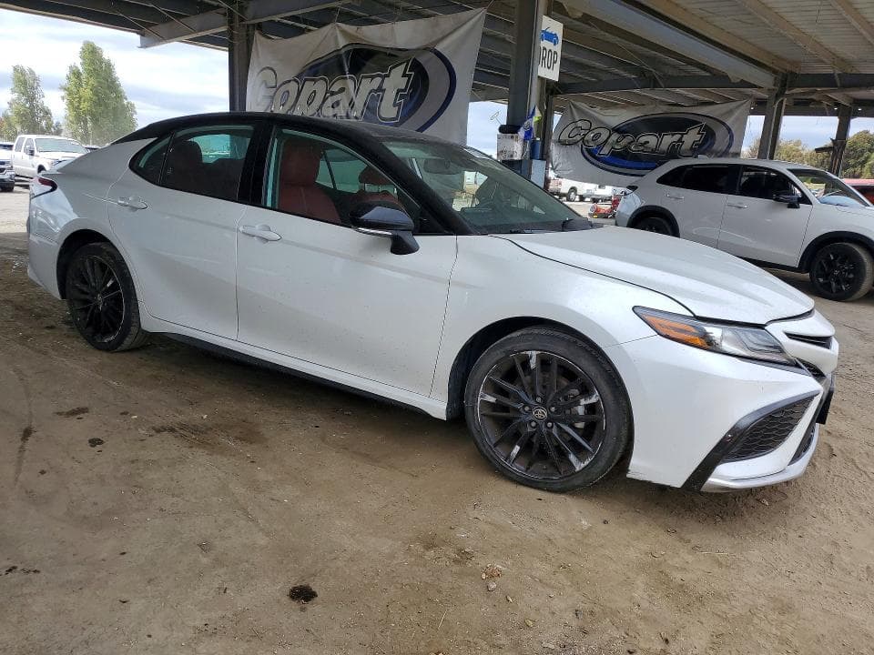 2021 TOYOTA CAMRY XSE 4
