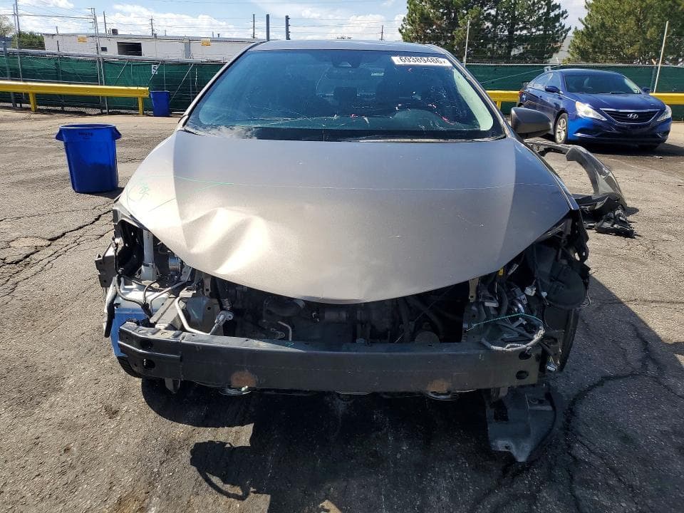 2017 TOYOTA COROLLA LE 5
