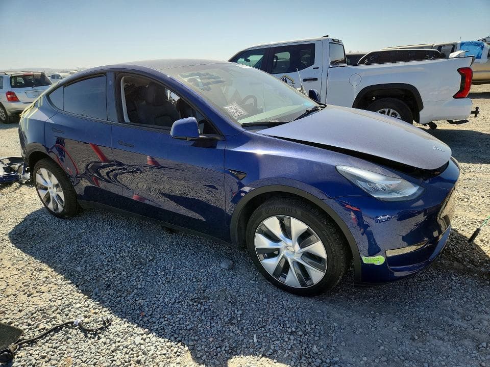 2023 TESLA MODEL Y 4