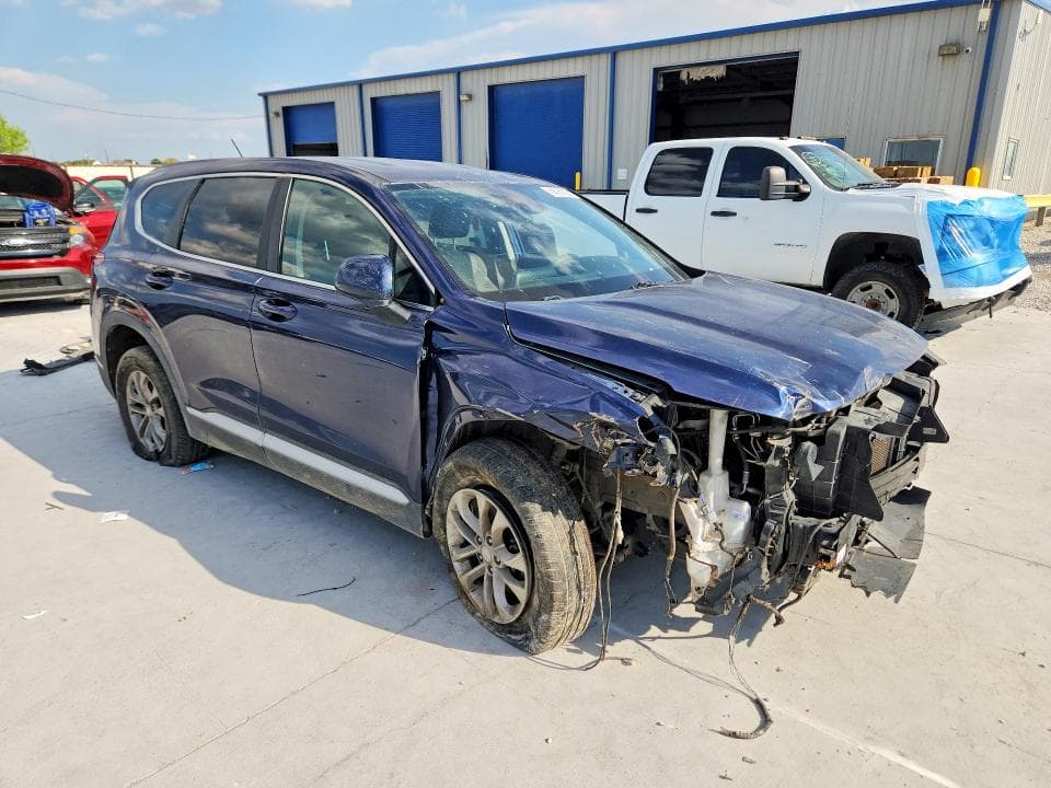 2019 HYUNDAI SANTA FE SE 4