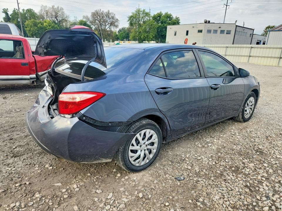 2018 TOYOTA COROLLA LE 3