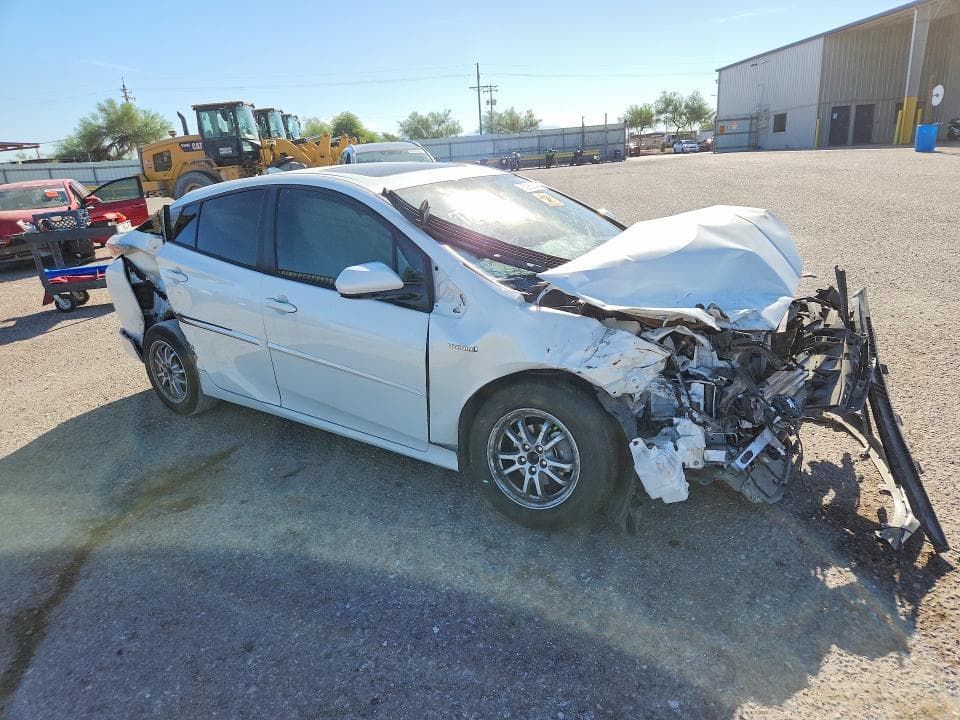 2018 TOYOTA PRIUS THREE 4