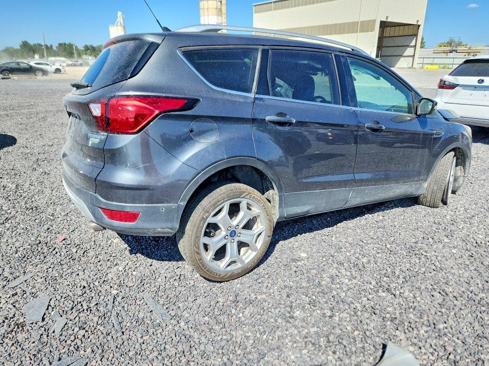 2019 FORD ESCAPE TITANIUM 3