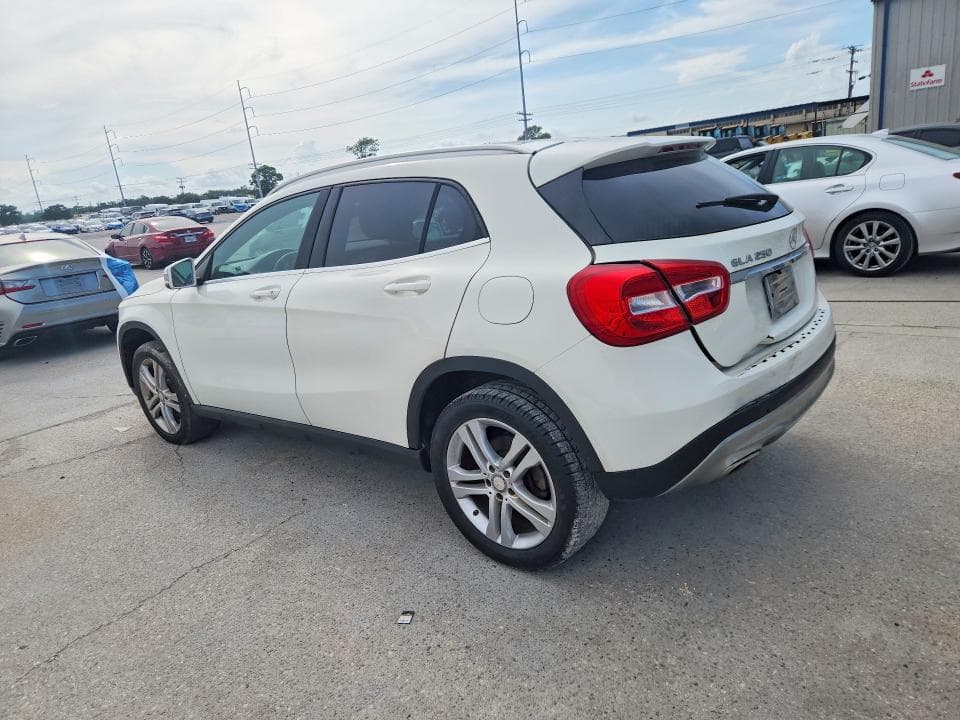 2017 MERCEDES-BENZ GLA 250 2