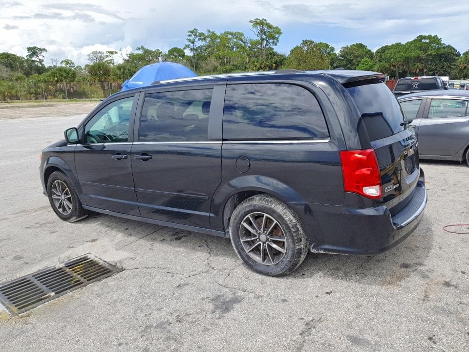 2017 DODGE GRAND CARAVAN SXT 2