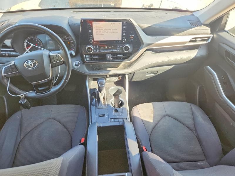2020 TOYOTA HIGHLANDER LE 8