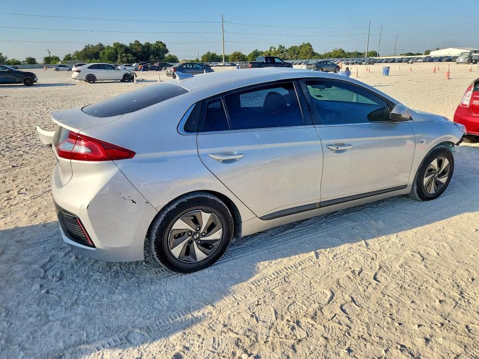 2018 HYUNDAI IONIQ SEL 3