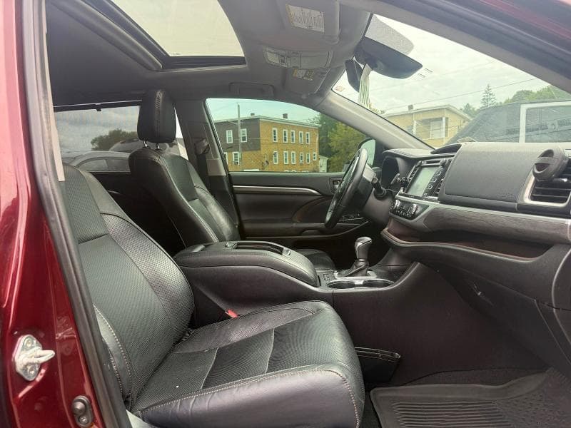 2019 TOYOTA HIGHLANDER LIMITED 8