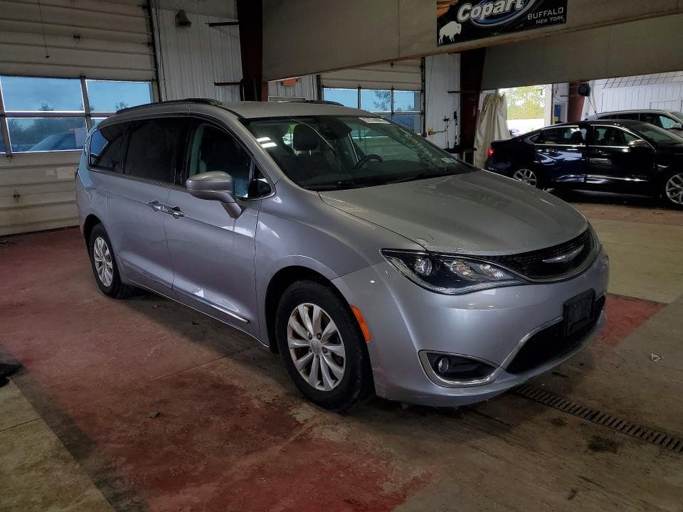 2017 CHRYSLER PACIFICA TOURING L 4