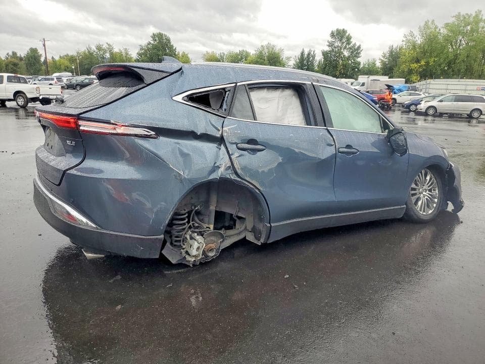 2024 TOYOTA VENZA XLE 3