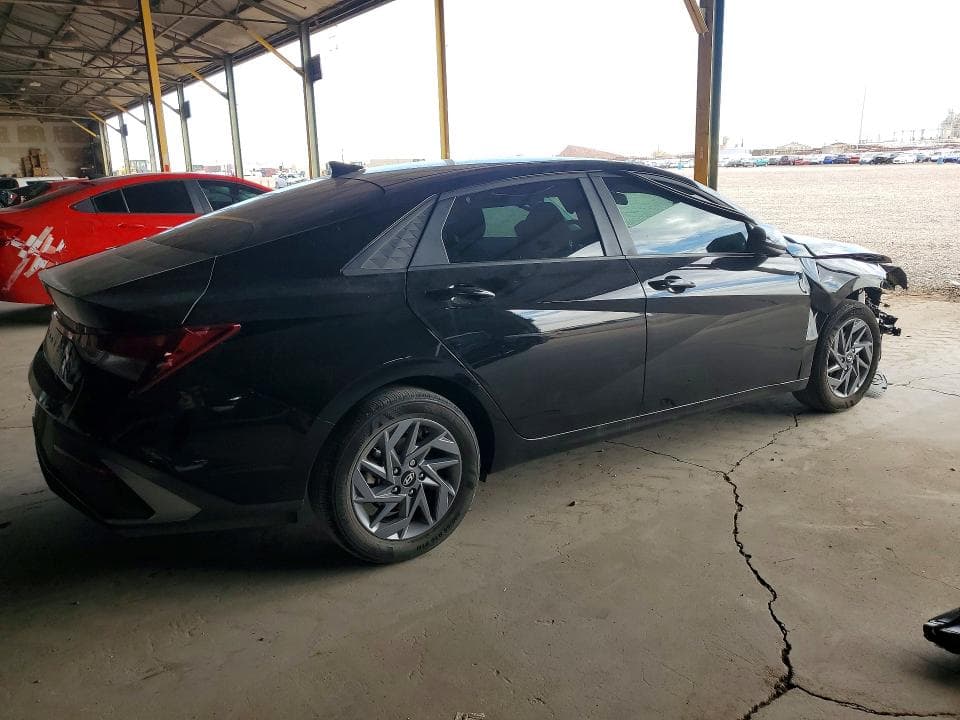 2024 HYUNDAI ELANTRA SEL 3