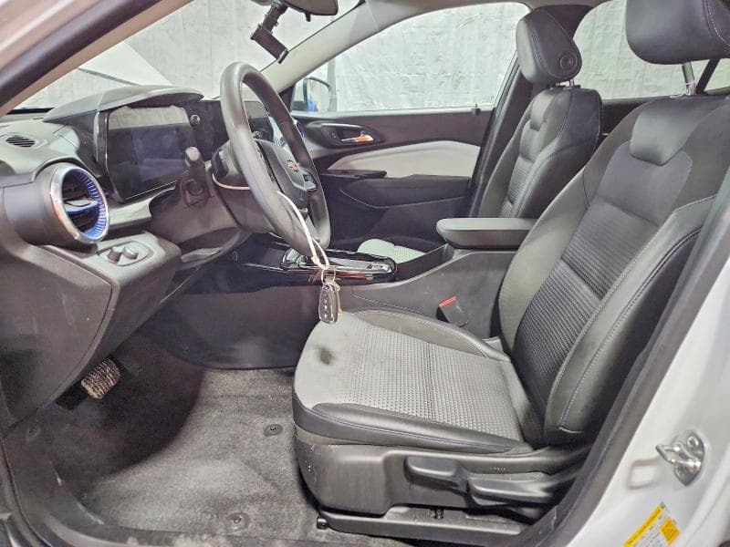 2025 CHEVROLET TRAX 1LT 7