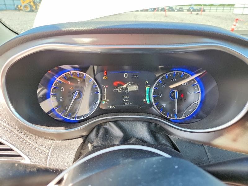 2018 CHRYSLER PACIFICA LIMITED 9