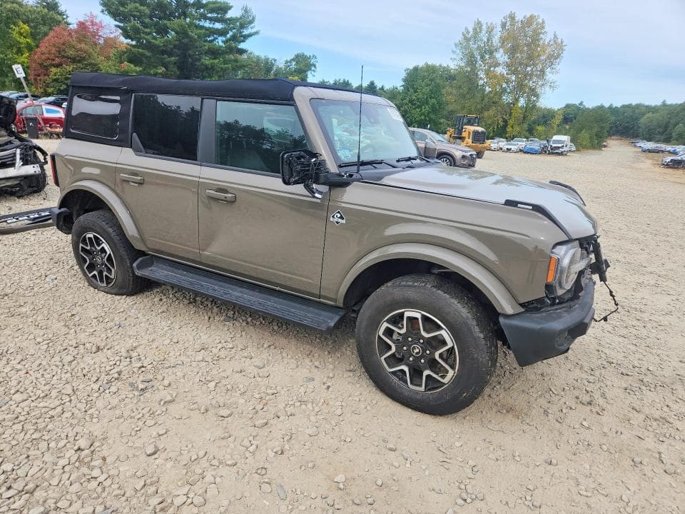 2025 FORD BRONCO OUTER BANKS 4
