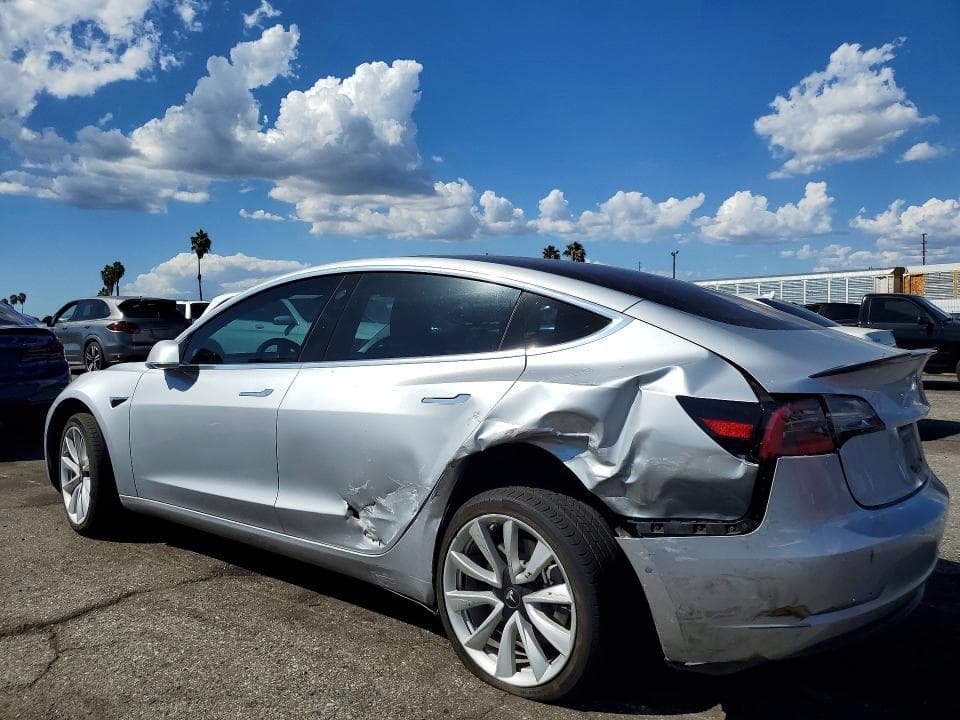 2018 TESLA MODEL 3 2