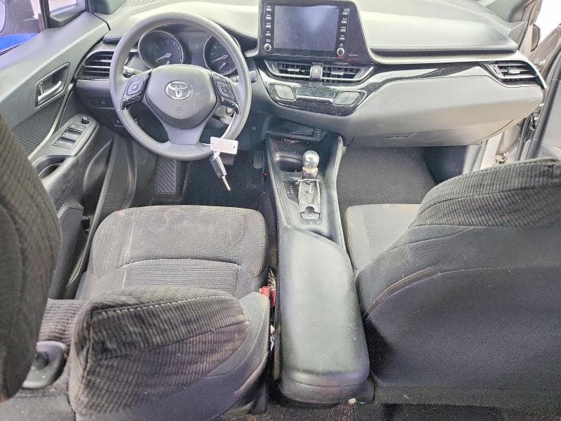 2019 TOYOTA C-HR LE 8