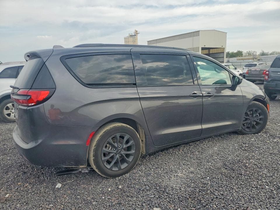 2021 CHRYSLER PACIFICA TOURING L 3