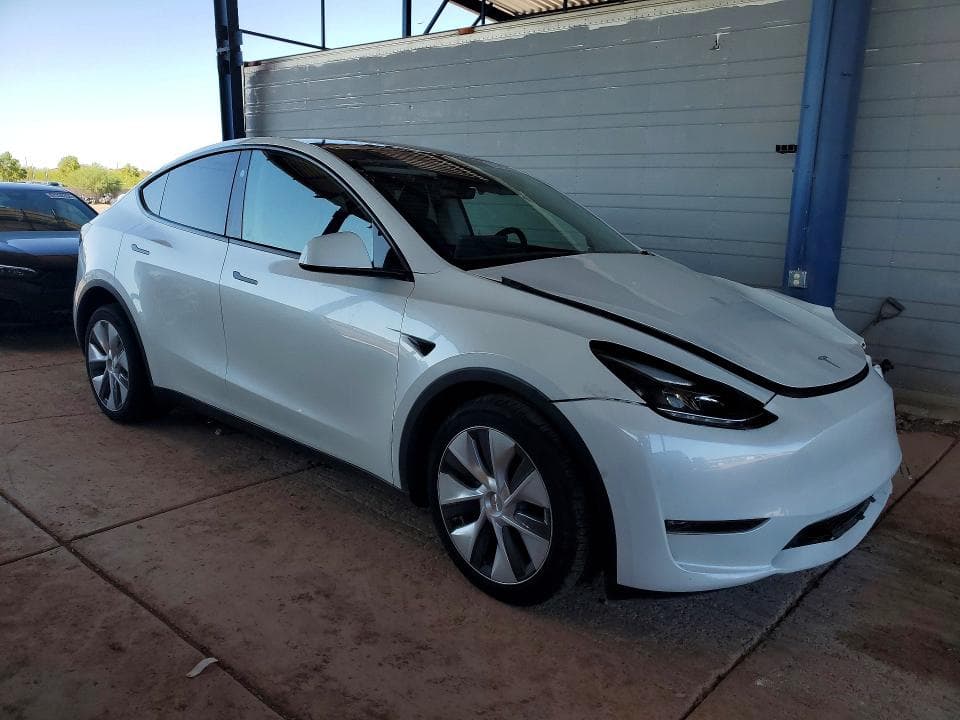 2024 TESLA MODEL Y 4