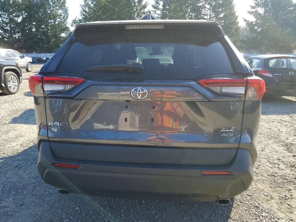 2020 TOYOTA RAV4 XLE 6