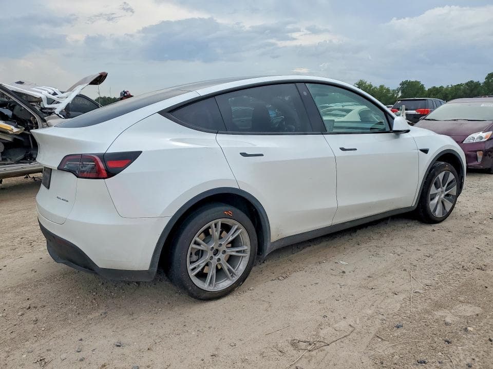 2023 TESLA MODEL Y 3