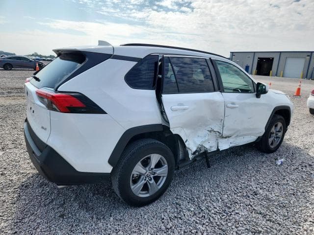 2023 TOYOTA RAV4 XLE 3