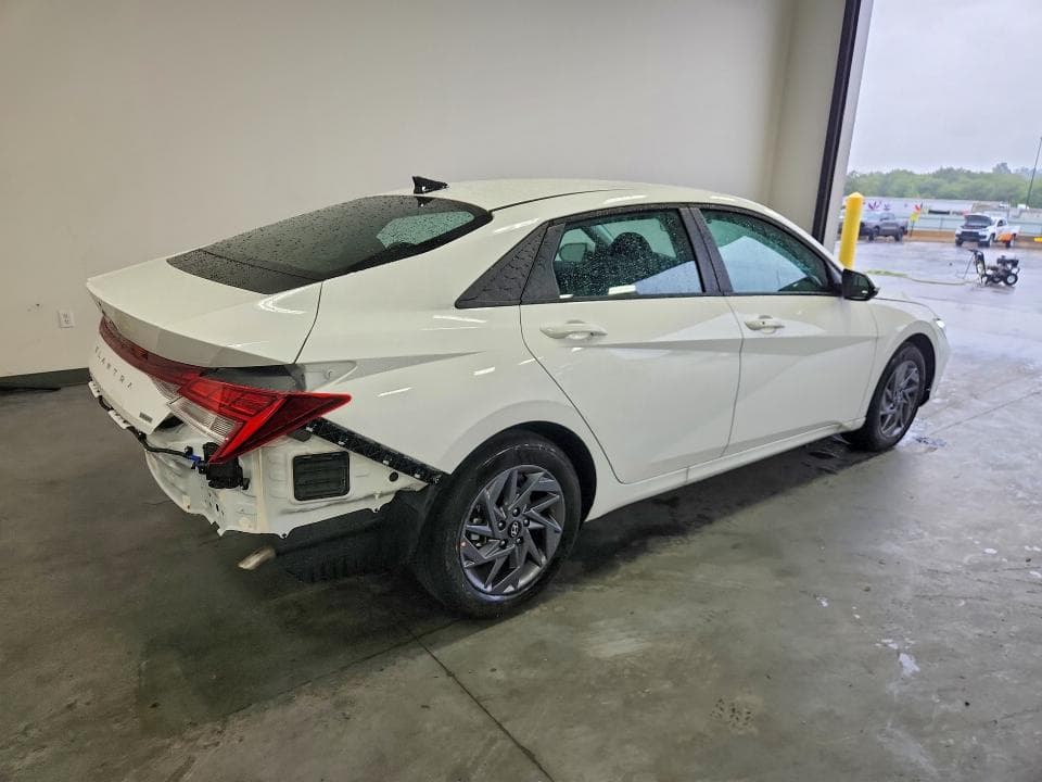 2026 HYUNDAI ELANTRA HYBRID BLUE 3