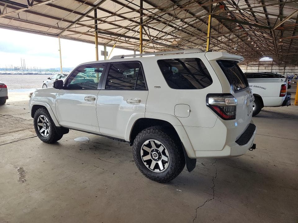 2018 TOYOTA 4RUNNER SR5 2