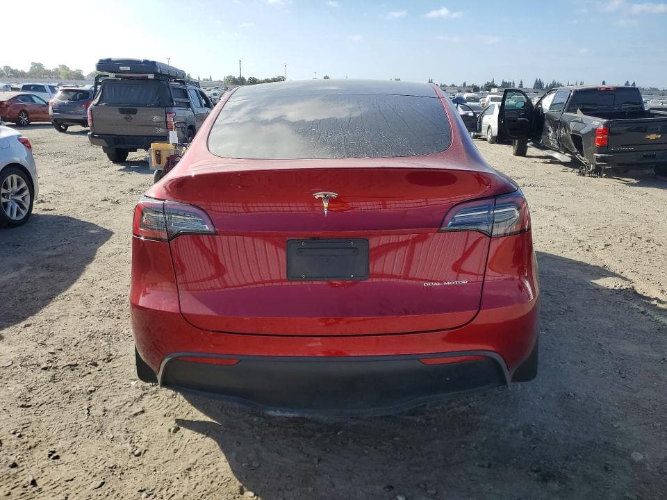 2024 TESLA MODEL Y 6