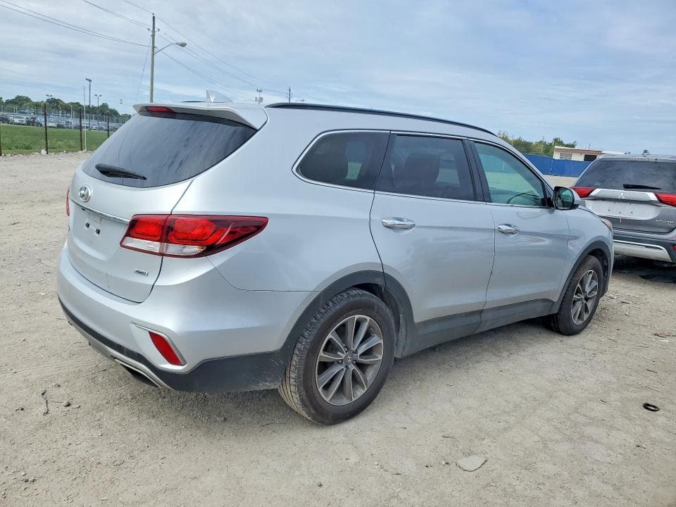 2017 HYUNDAI SANTA FE SE 3