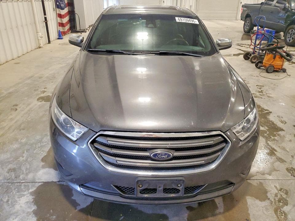 2018 FORD TAURUS LIMITED 5