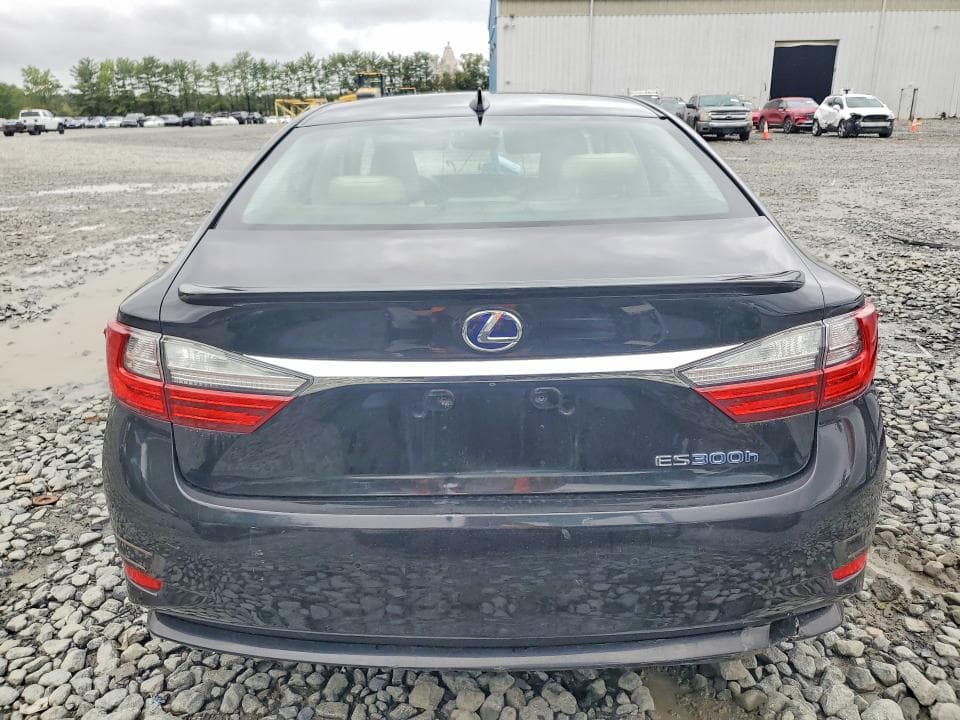 2017 LEXUS ES 300H 6
