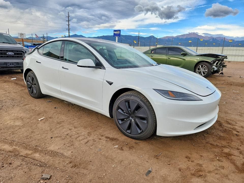 2026 TESLA MODEL 3 4