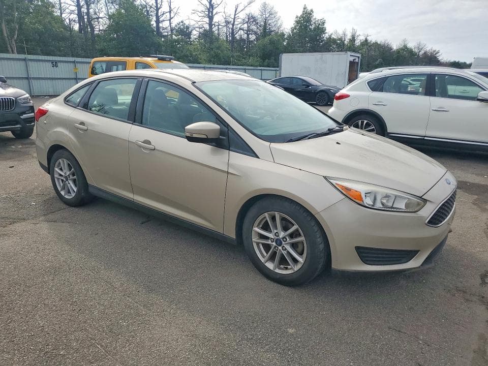 2017 FORD FOCUS SE 4