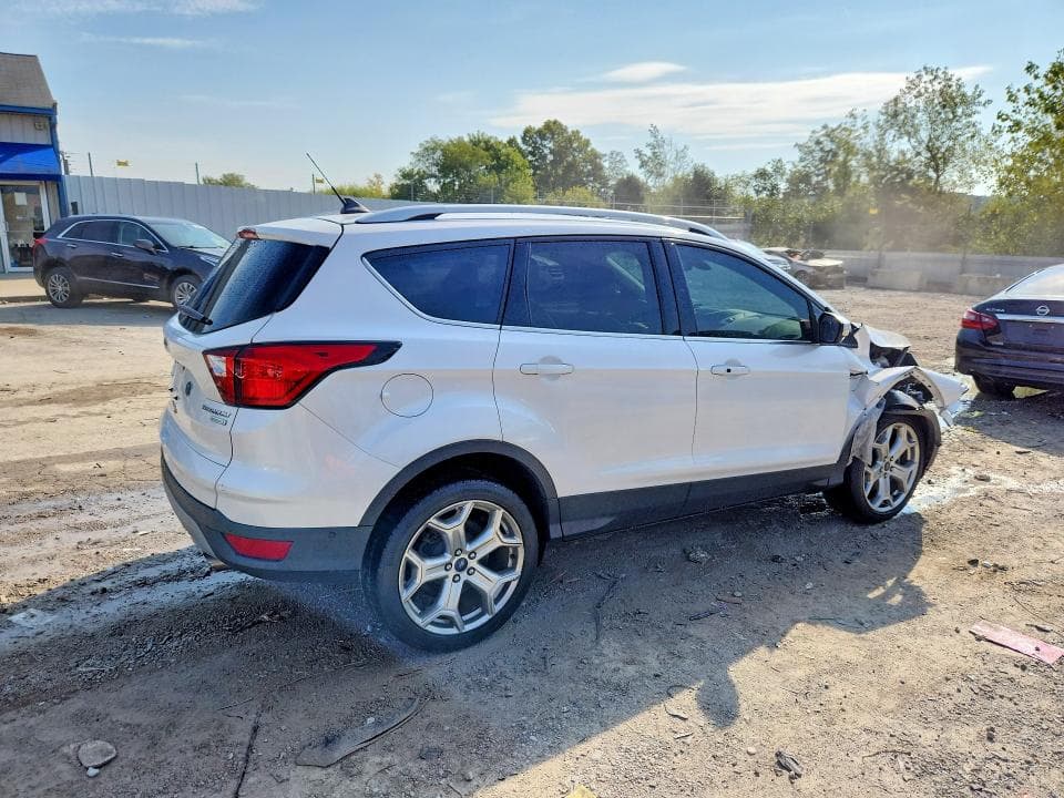 2019 FORD ESCAPE TITANIUM 3