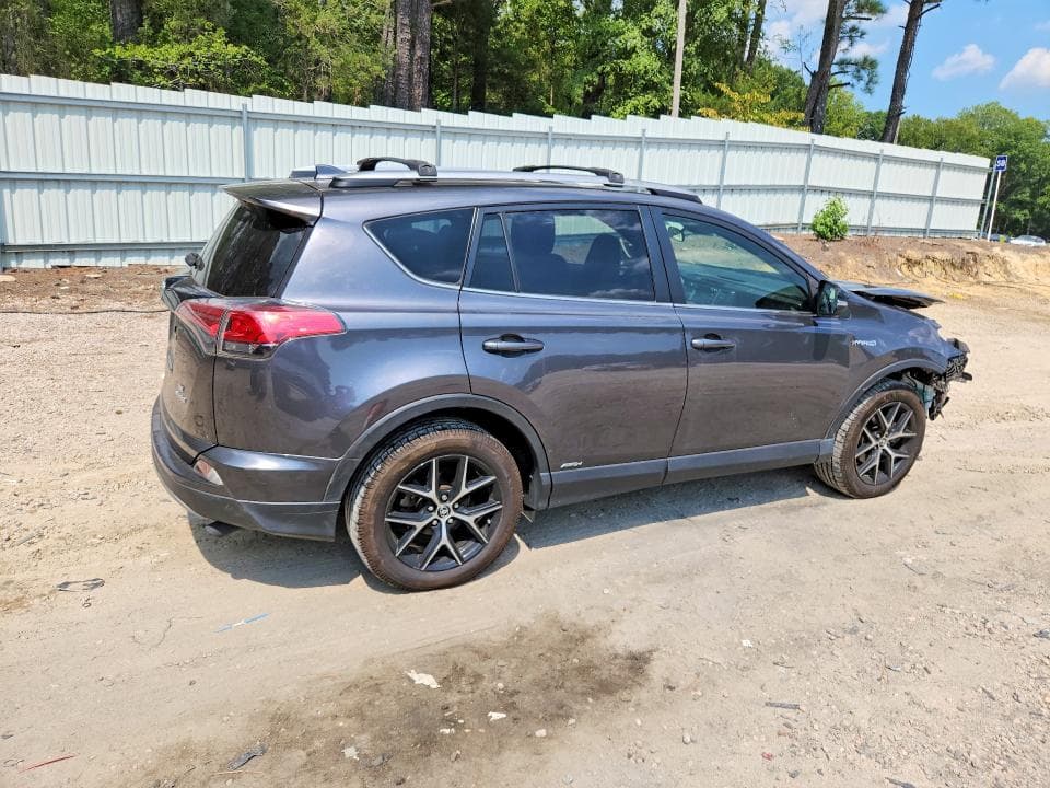 2017 TOYOTA RAV4 HV SE 3