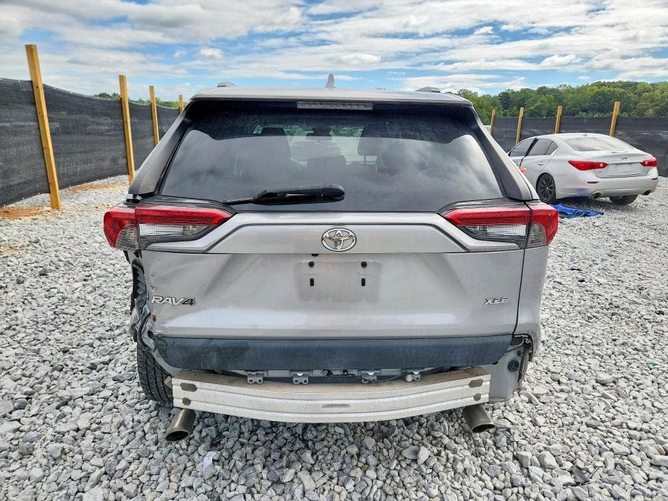 2019 TOYOTA RAV4 XLE 6